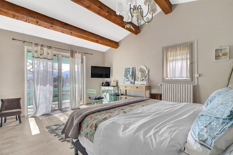 Maison ancienne - 390 m² - 9 pièces