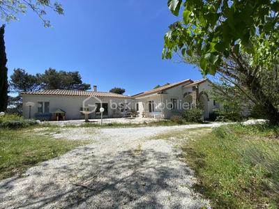 Maison traditionnelle - 190 m² - 7 pièces