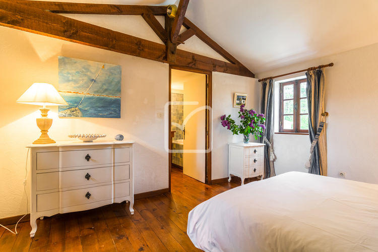 Propriété - 287 m² - 12 pièces