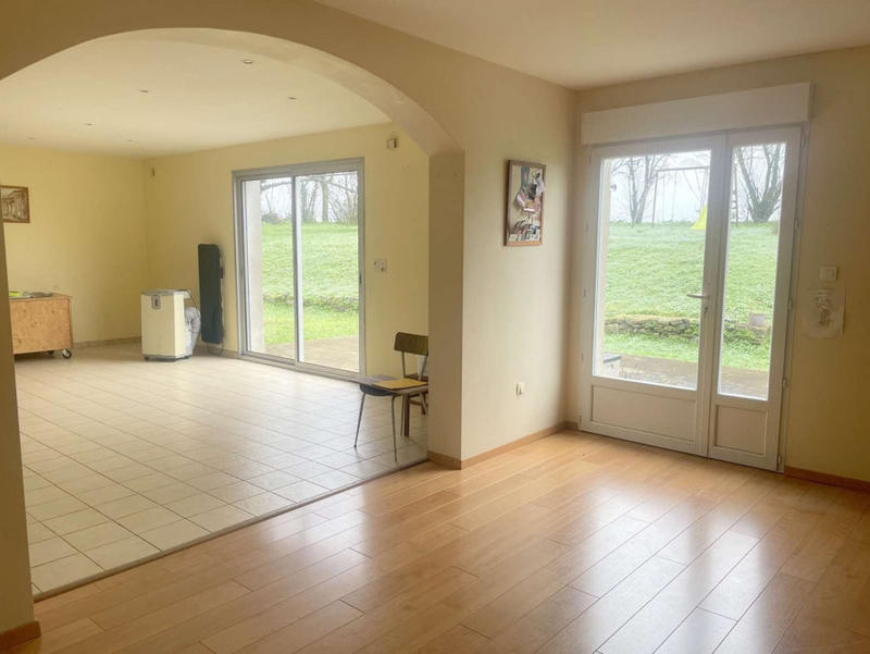 Maison - 280 m² - 10 pièces
