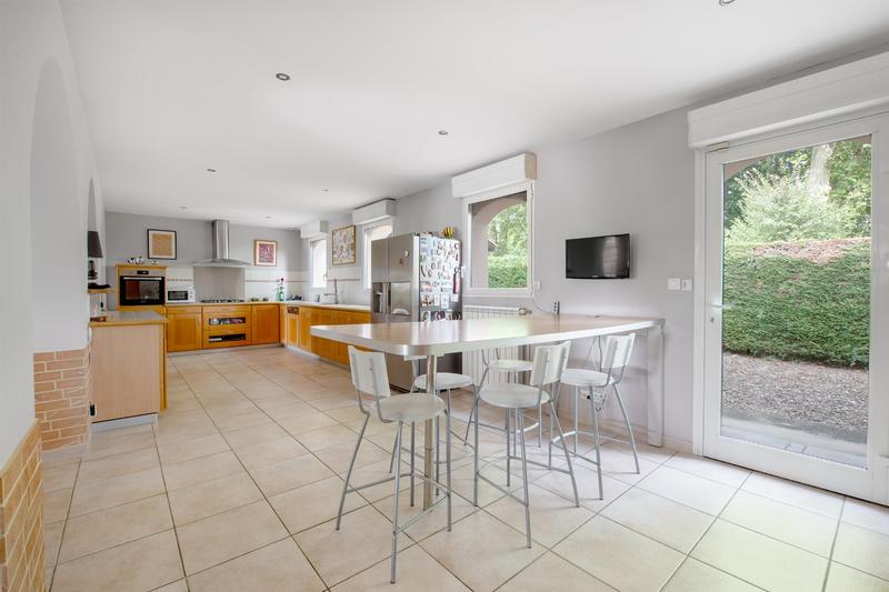 Maison - 245 m² - 7 pièces