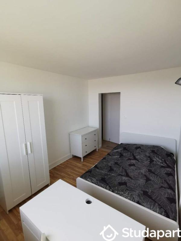 Chambre - 10 m² - 1 pièce