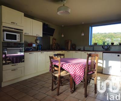 Maison - 212 m² - 7 pièces