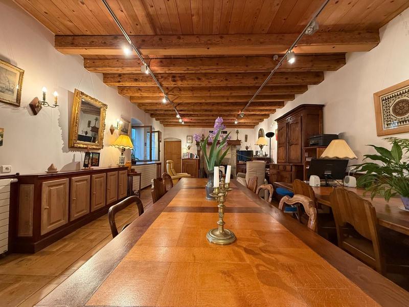 Demeure - 407 m² - 12 pièces