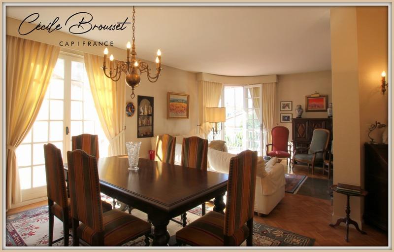 Villa - 286 m² - 11 pièces