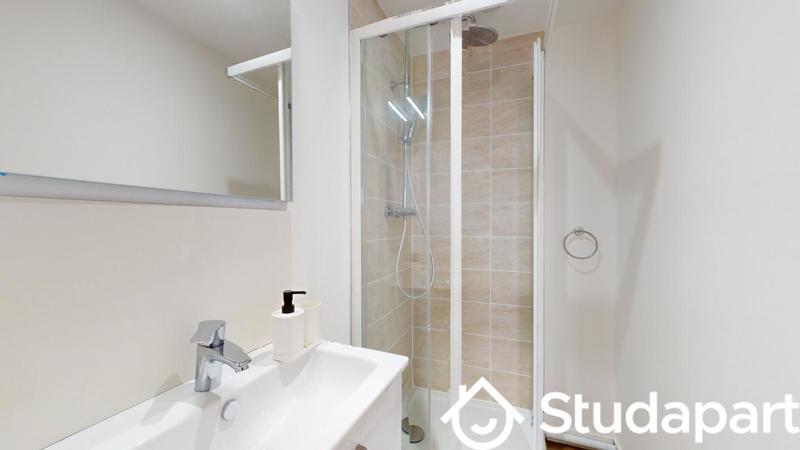 Chambre - 11 m² - 1 pièce