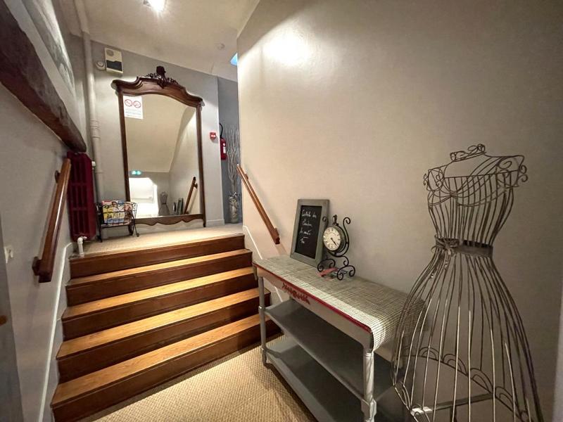 Maison ancienne - 310 m² - 11 pièces