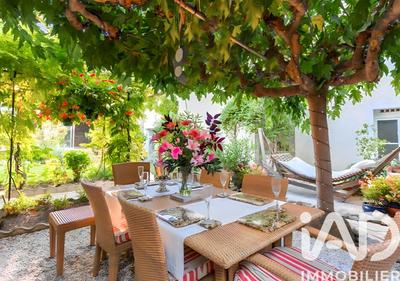 Maison - 271 m² - 10 pièces