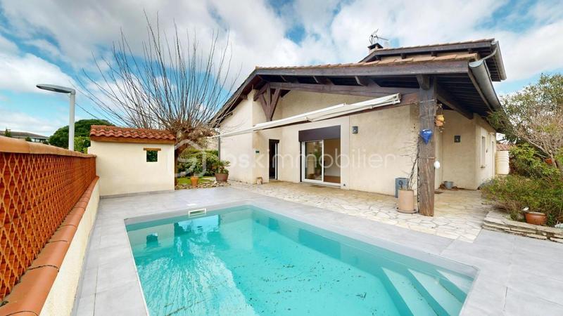 Demeure - 137 m² - 5 pièces