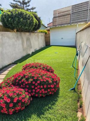 Maison jumelée - 114 m² - 6 pièces