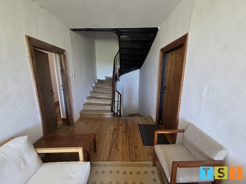 Maison - 230 m² - 7 pièces