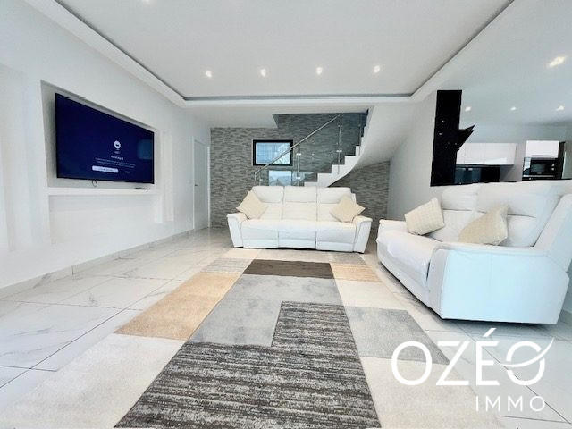 Maison contemporaine - 110 m² - 4 pièces