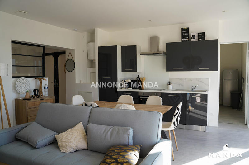 Chambre - 10 m² - 7 pièces