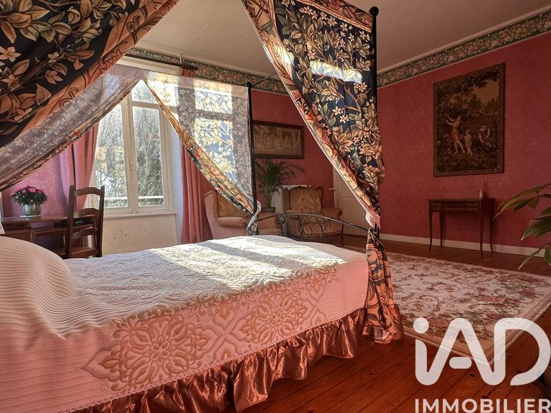 Maison - 380 m² - 11 pièces