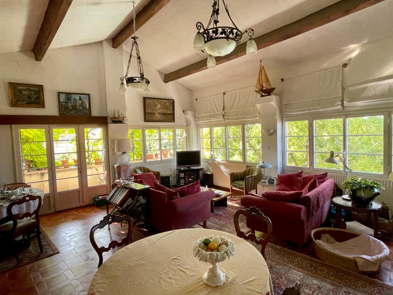 Maison - 205 m² - 7 pièces