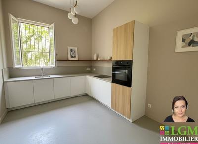 Mas - 300 m² - 8 pièces