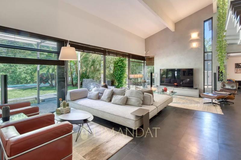 Villa - 350 m² - 8 pièces