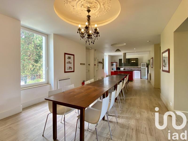 Maison - 620 m² - 8 pièces