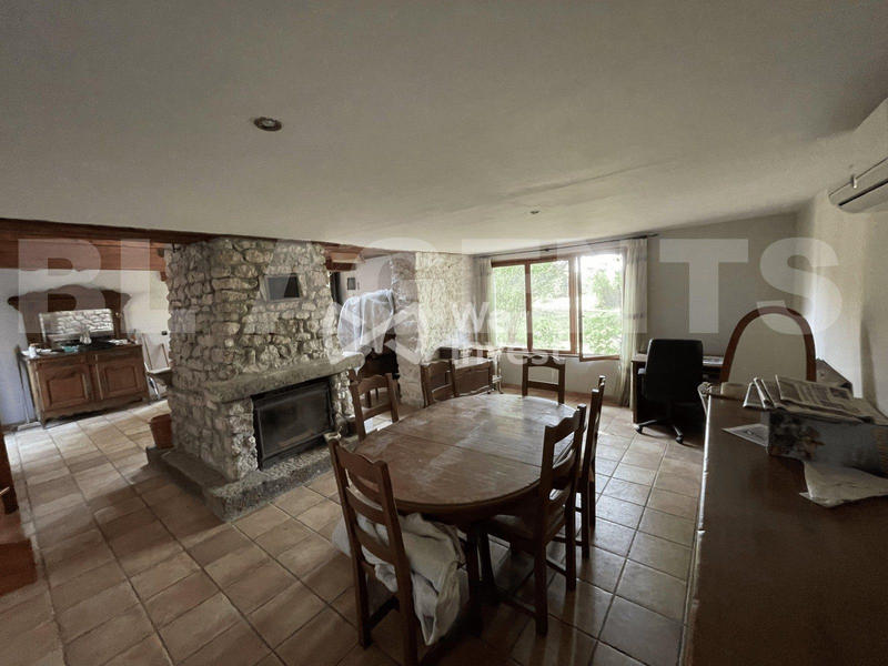 Maison - 177 m² - 7 pièces