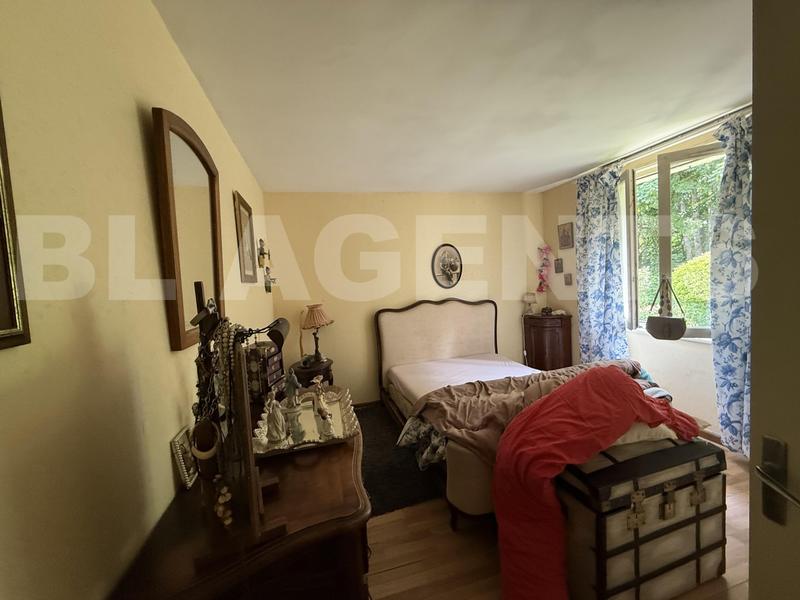 Maison traditionnelle - 193 m² - 8 pièces