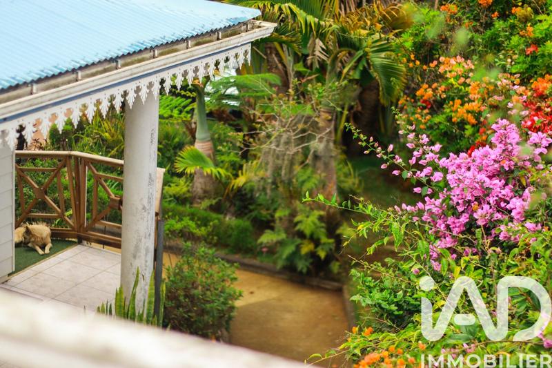 Maison - 681 m² - 17 pièces