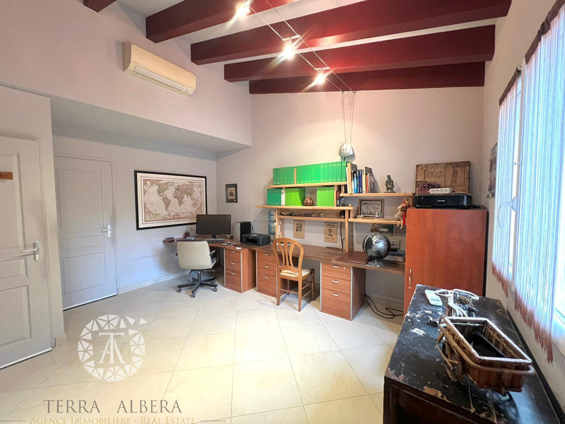 Maison - 197 m² - 5 pièces