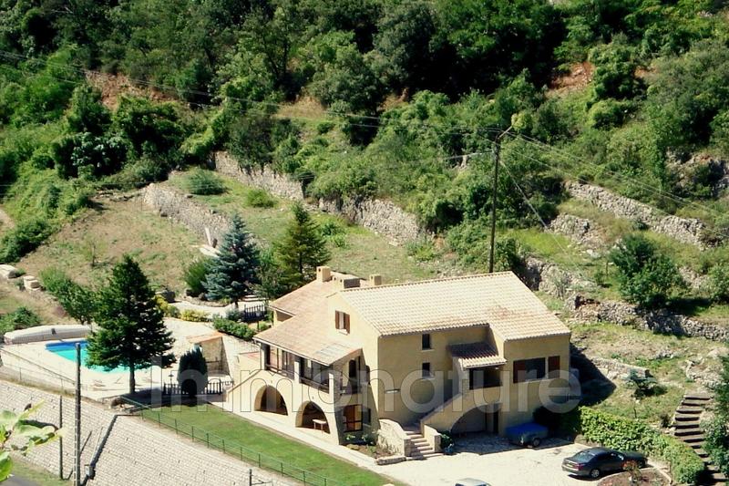 Maison - 165 m² - 10 pièces