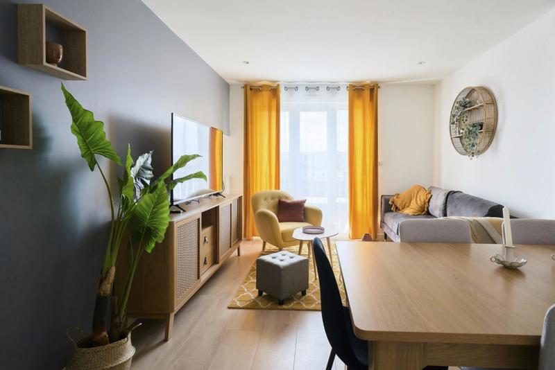 Appartement - 99 m² - 7 pièces