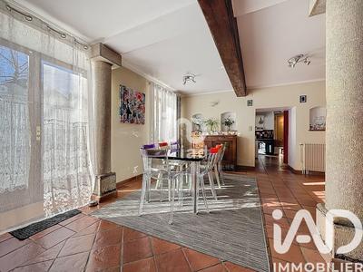 Maison - 200 m² - 7 pièces