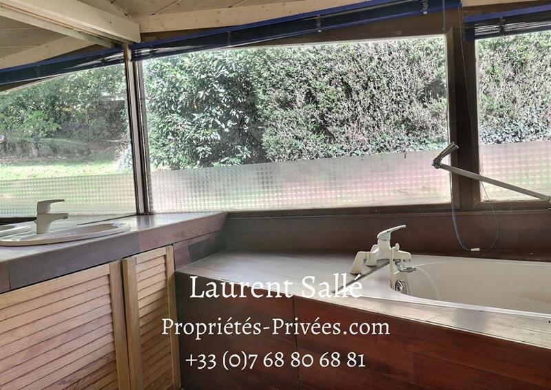 Maison - 215 m² - 8 pièces