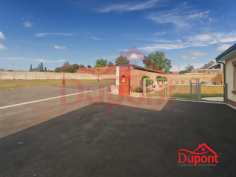 Maison - 245 m² - 10 pièces