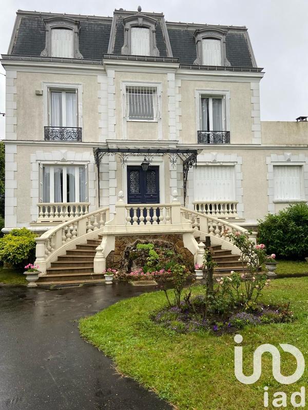 Maison - 512 m² - 9 pièces