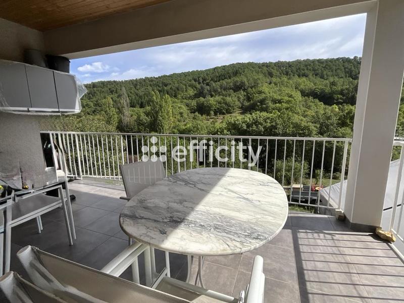 Villa - 186 m² - 9 pièces