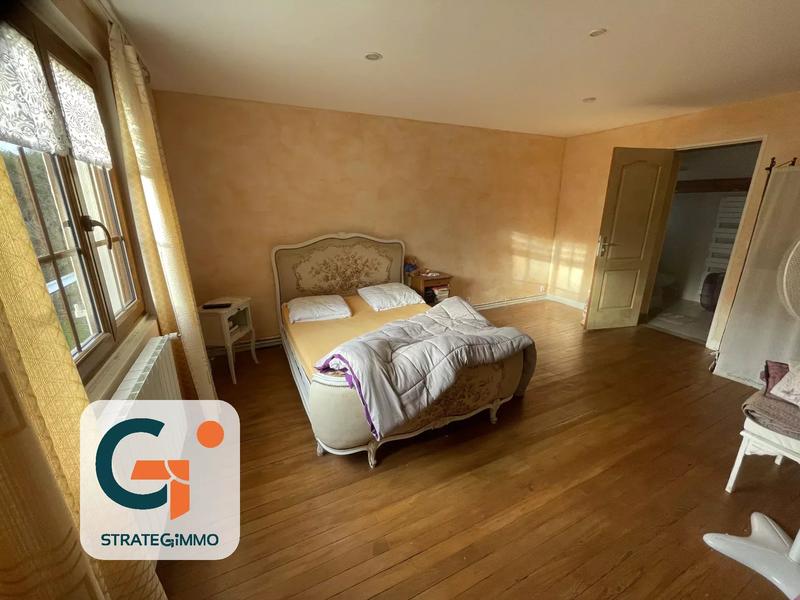 Maison - 320 m² - 12 pièces