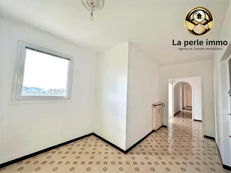 Appartement - 106 m² - 5 pièces