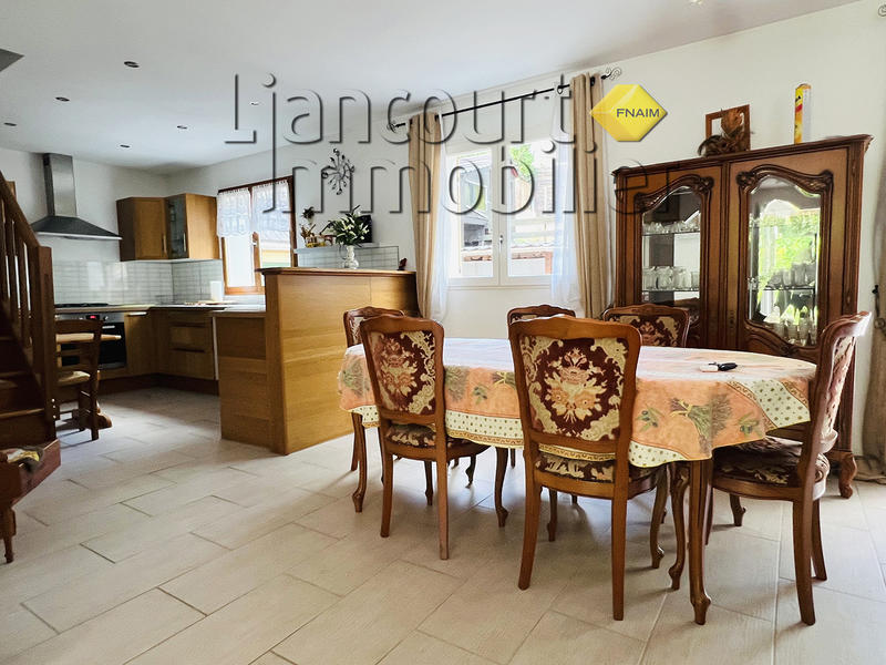 Maison - 110 m² - 6 pièces