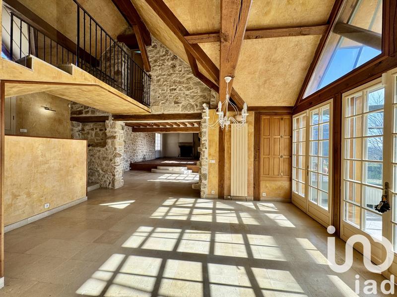 Maison - 210 m² - 8 pièces