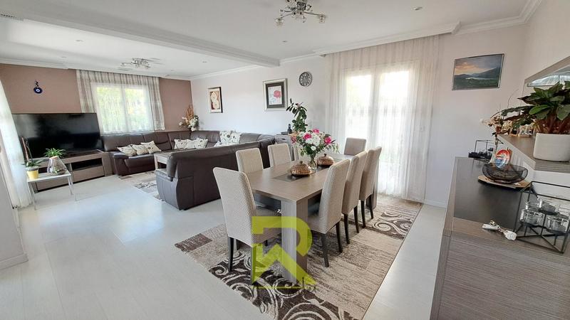 Villa - 180 m² - 7 pièces