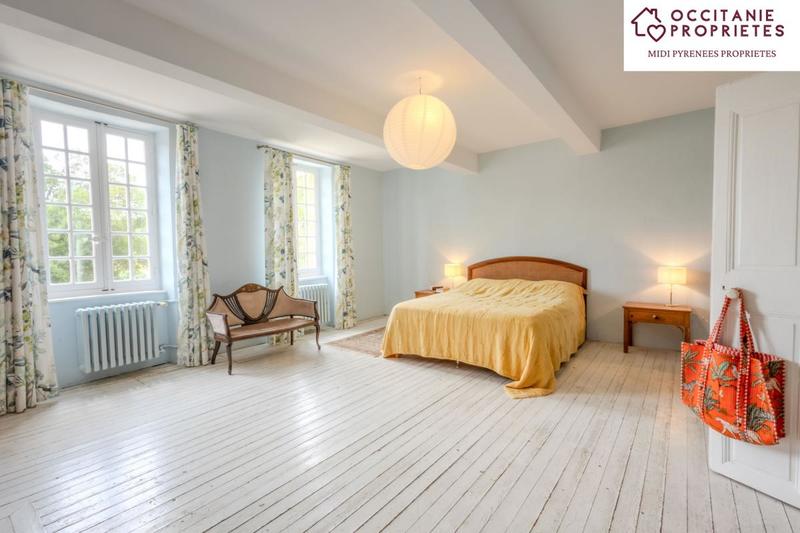 Propriété - 520 m² - 13 pièces