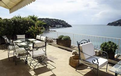 Villa - 240 m² - 8 pièces