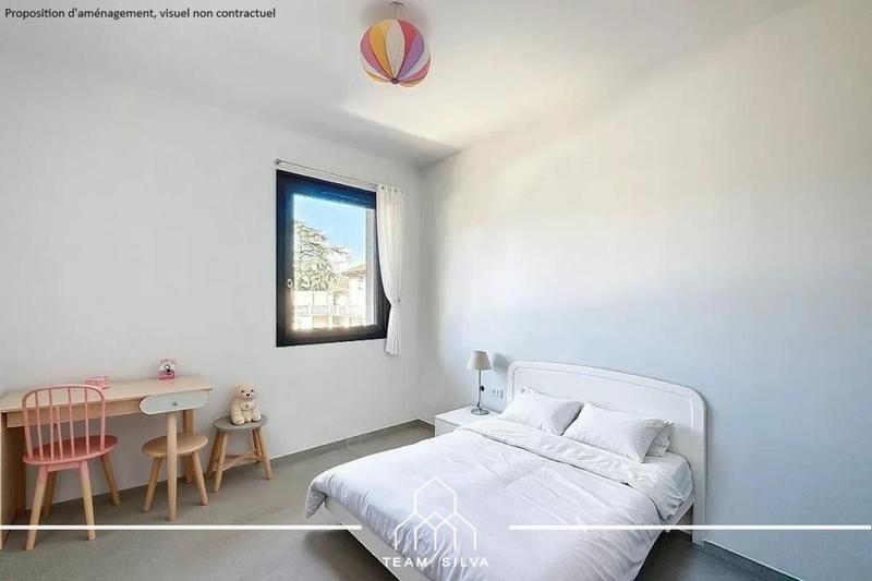 Villa - 100 m² - 5 pièces