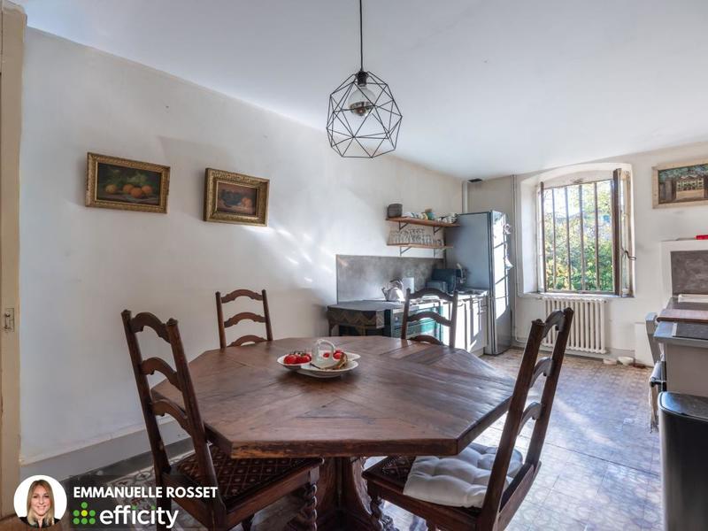 Château - 1 131 m² - 22 pièces