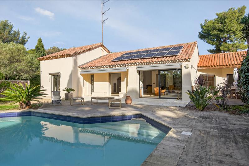 Villa - 203 m² - 6 pièces