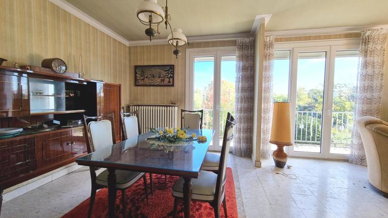 Maison traditionnelle - 225 m² - 6 pièces