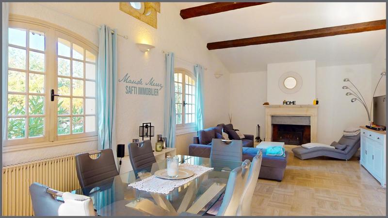 Maison - 212 m² - 7 pièces