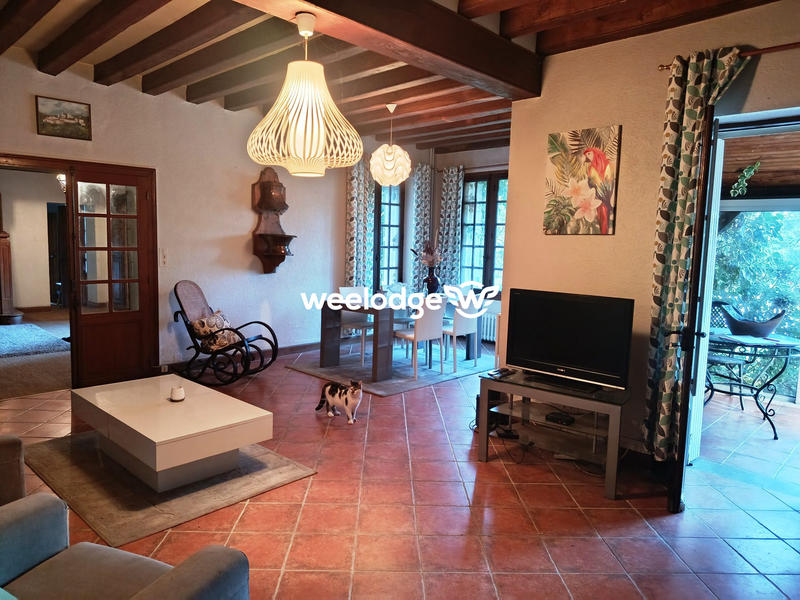 Maison - 239 m² - 10 pièces