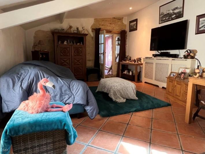 Maison ancienne - 313 m² - 8 pièces