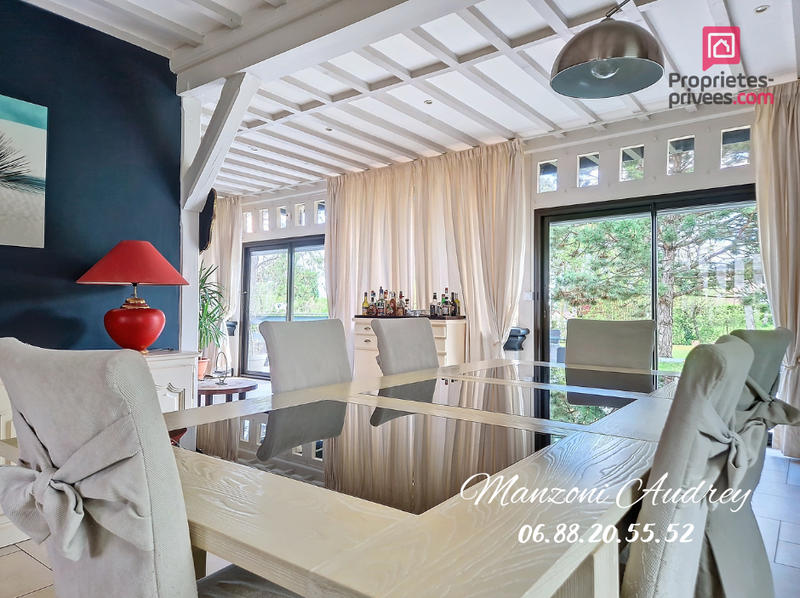 Maison - 220 m² - 7 pièces