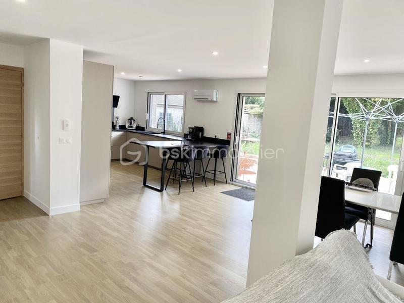 Maison - 233 m² - 7 pièces