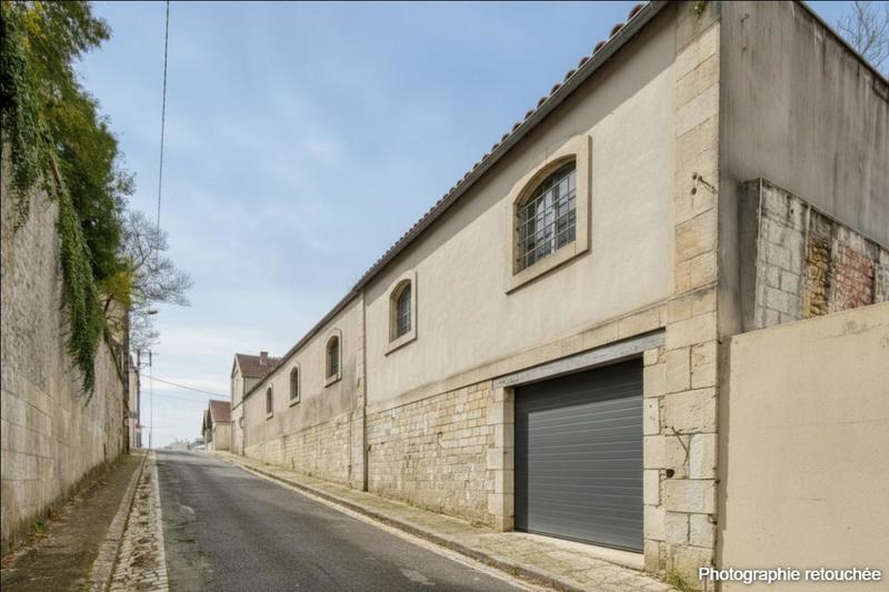 Maison - 900 m² - 1 pièce